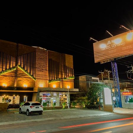 Berry Biz Hotel Sunset Road سمينياك المظهر الخارجي الصورة
