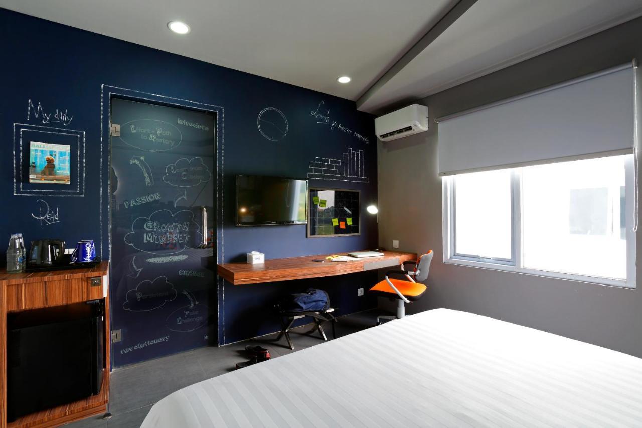 Berry Biz Hotel Sunset Road سمينياك المظهر الخارجي الصورة