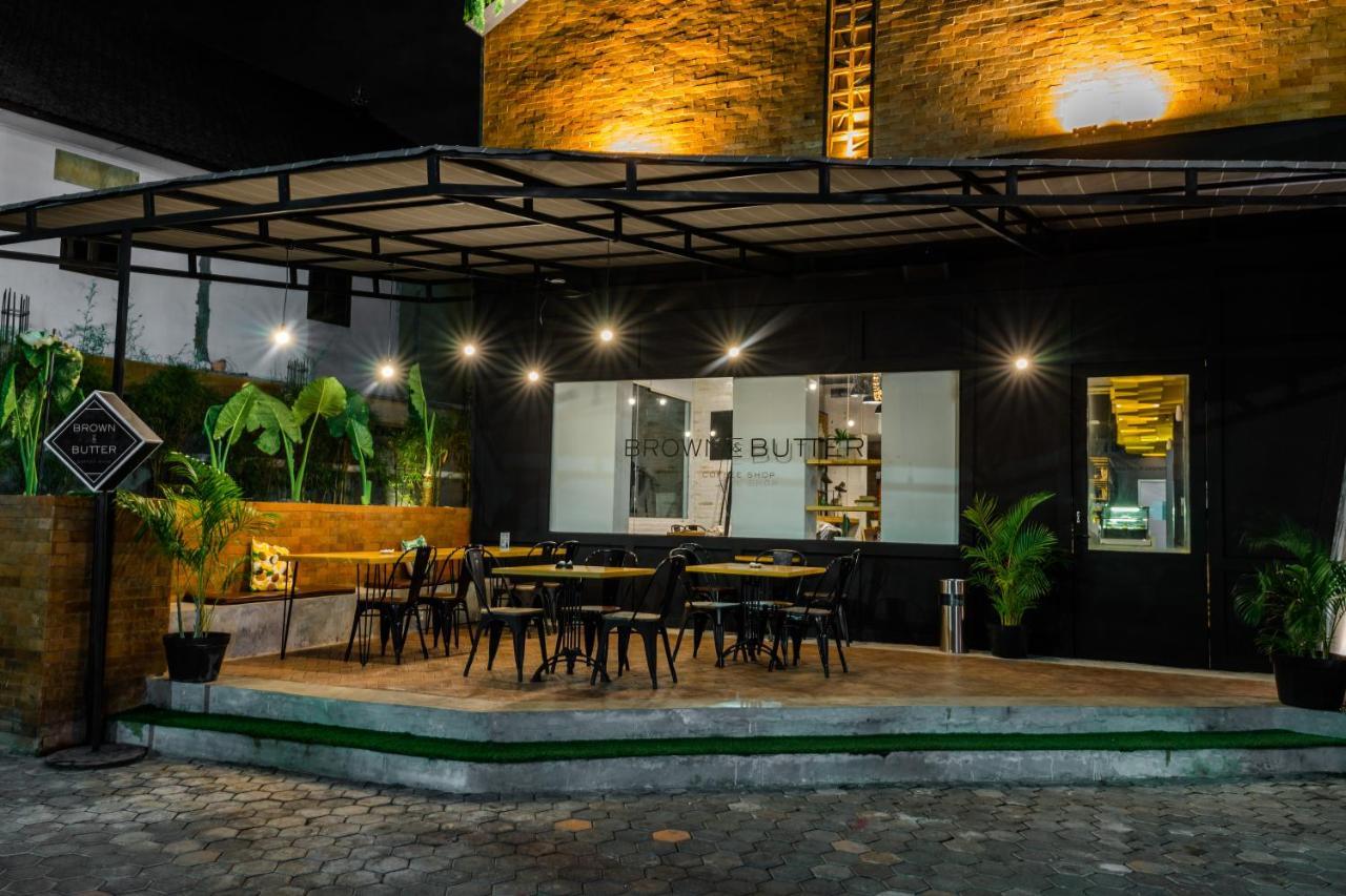 Berry Biz Hotel Sunset Road سمينياك المظهر الخارجي الصورة
