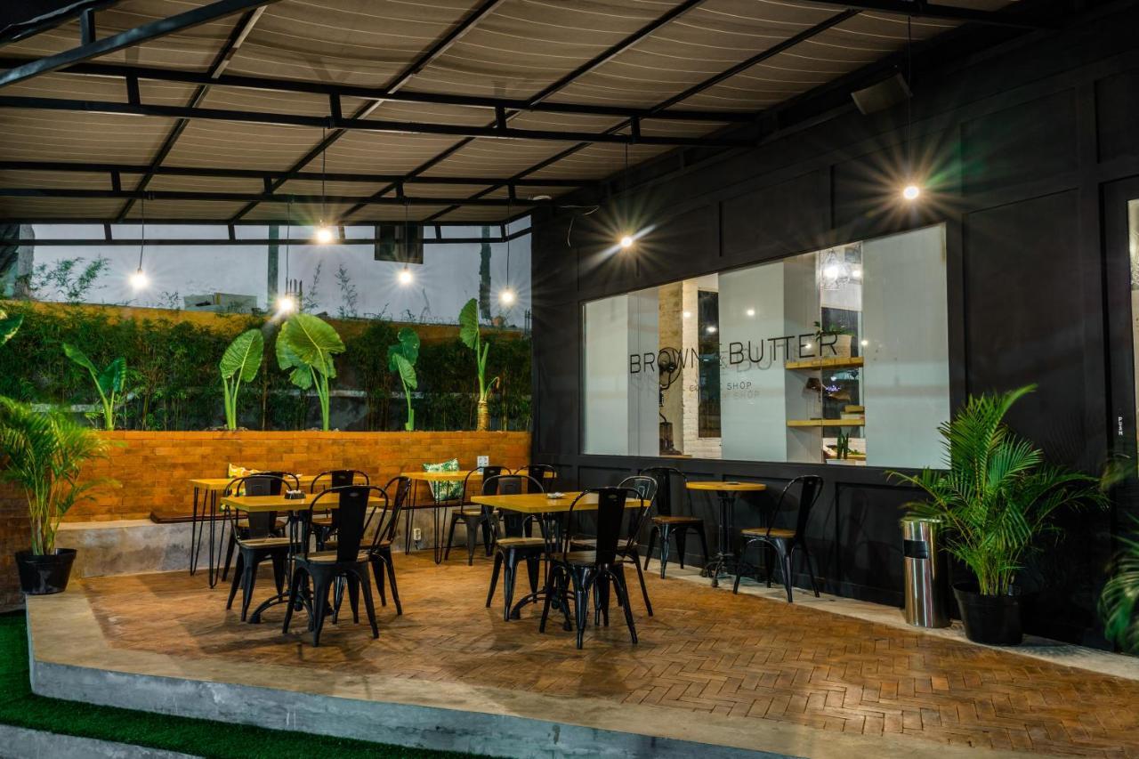 Berry Biz Hotel Sunset Road سمينياك المظهر الخارجي الصورة