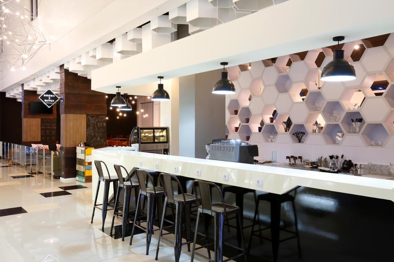 Berry Biz Hotel Sunset Road سمينياك المظهر الخارجي الصورة